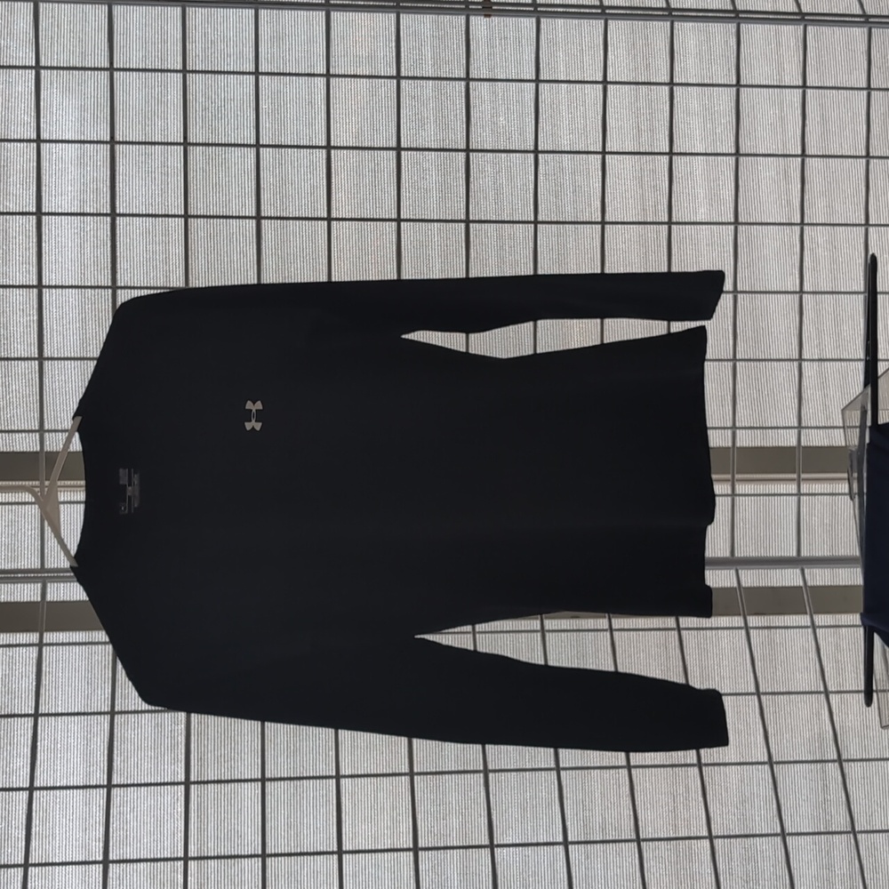 Ladies black small cold beer under armor long sleeve top fitted